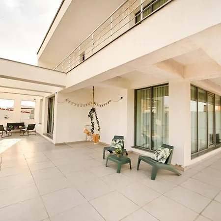 Urban Paradise - Modern Bucareste