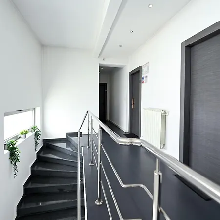 Urban Paradise - Modern Бухарест