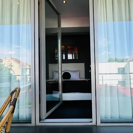Urban Paradise - Modern Apartment Bucharest