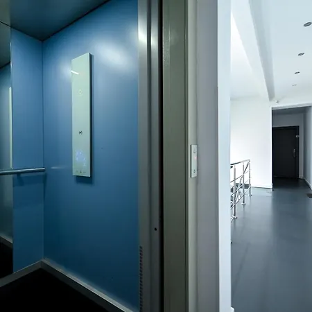 Urban Paradise - Modern Apartman Bukarest