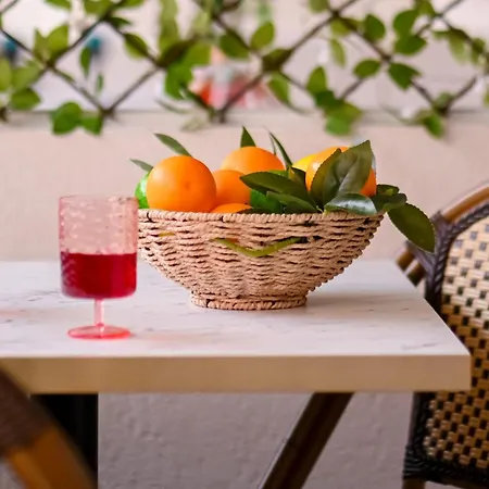 Urban Paradise - Modern Apartman Bukarest