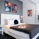 Urban Paradise - Modern Apartment